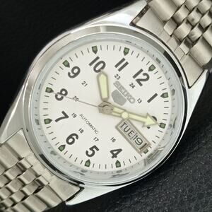 Vintage 1976 Seiko Automatic Mens Silver Watch W/daydate & White accents
